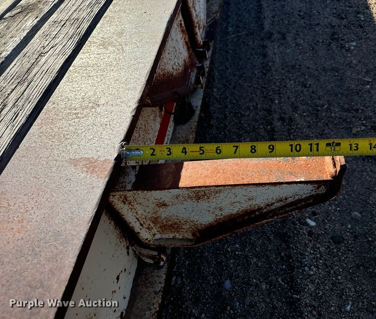 image for item DO1761 1983 Trail King  1552-4800 lowboy equipment trailer