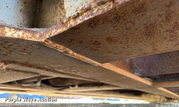 image for item DO1761 1983 Trail King  1552-4800 lowboy equipment trailer