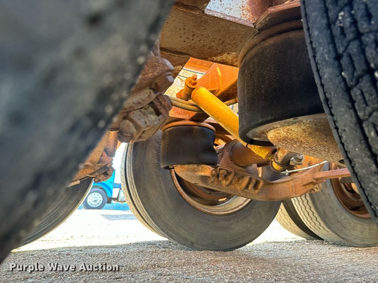 image for item DO1761 1983 Trail King  1552-4800 lowboy equipment trailer