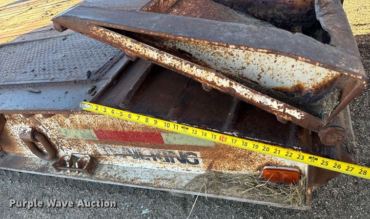 image for item DO1761 1983 Trail King  1552-4800 lowboy equipment trailer