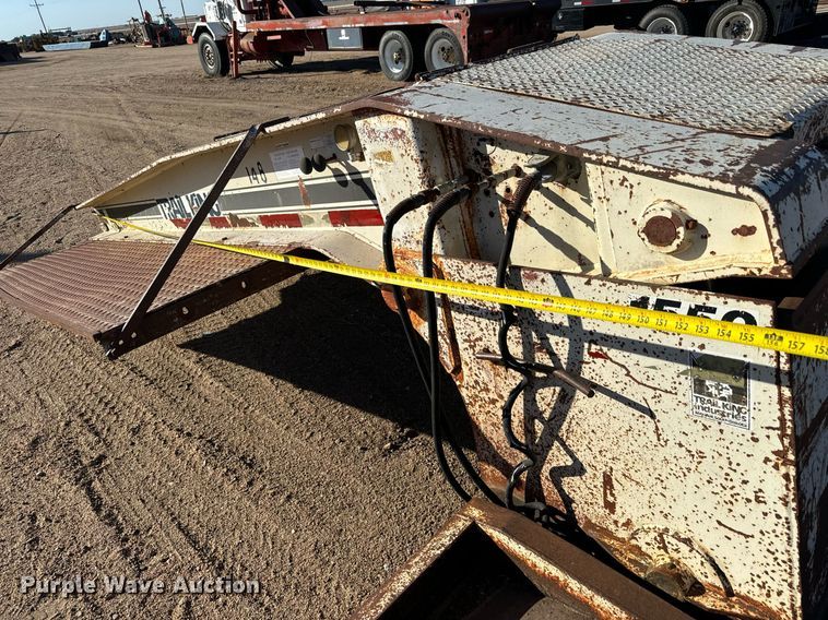 image for item DO1761 1983 Trail King  1552-4800 lowboy equipment trailer
