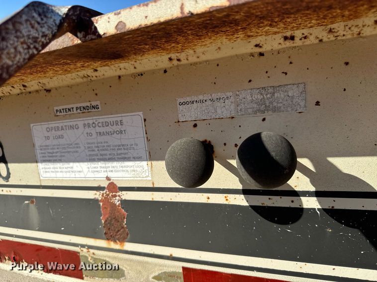 image for item DO1761 1983 Trail King  1552-4800 lowboy equipment trailer