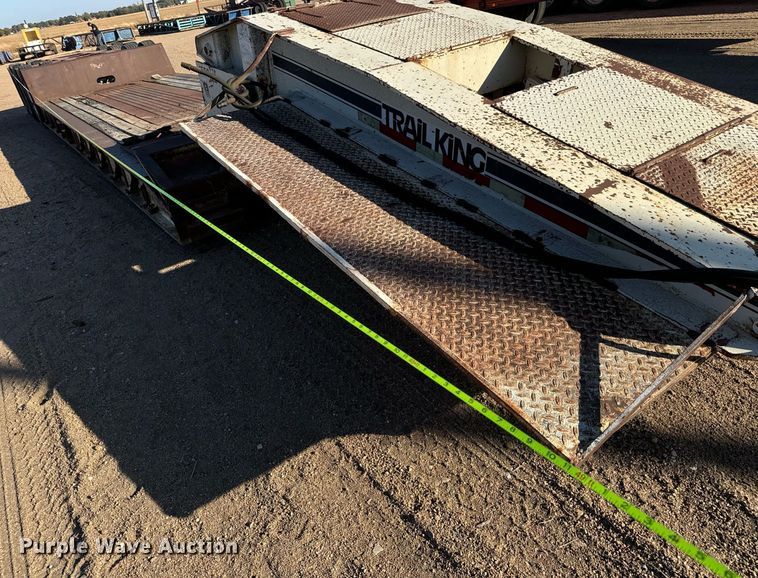 image for item DO1761 1983 Trail King  1552-4800 lowboy equipment trailer