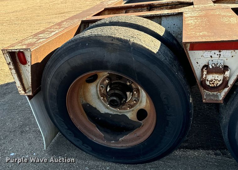 image for item DO1761 1983 Trail King  1552-4800 lowboy equipment trailer