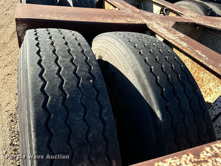 image for item DO1761 1983 Trail King  1552-4800 lowboy equipment trailer