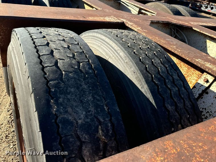 image for item DO1761 1983 Trail King  1552-4800 lowboy equipment trailer