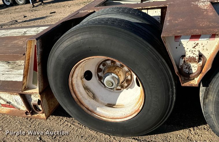 image for item DO1761 1983 Trail King  1552-4800 lowboy equipment trailer