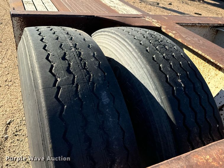 image for item DO1761 1983 Trail King  1552-4800 lowboy equipment trailer