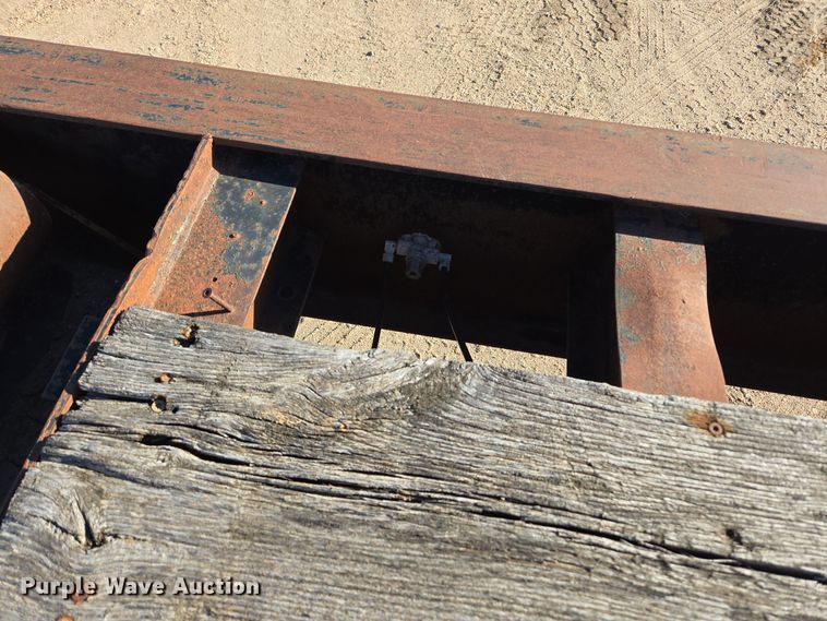 image for item DO1762 2005 Atoka 40-OFLB-60-4 drop deck oilfield trailer