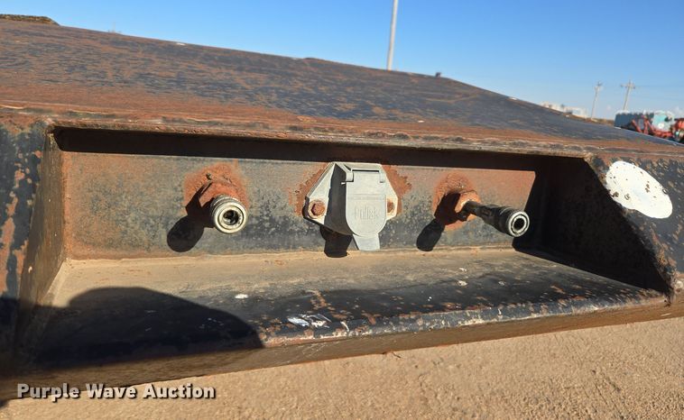 image for item DO1762 2005 Atoka 40-OFLB-60-4 drop deck oilfield trailer