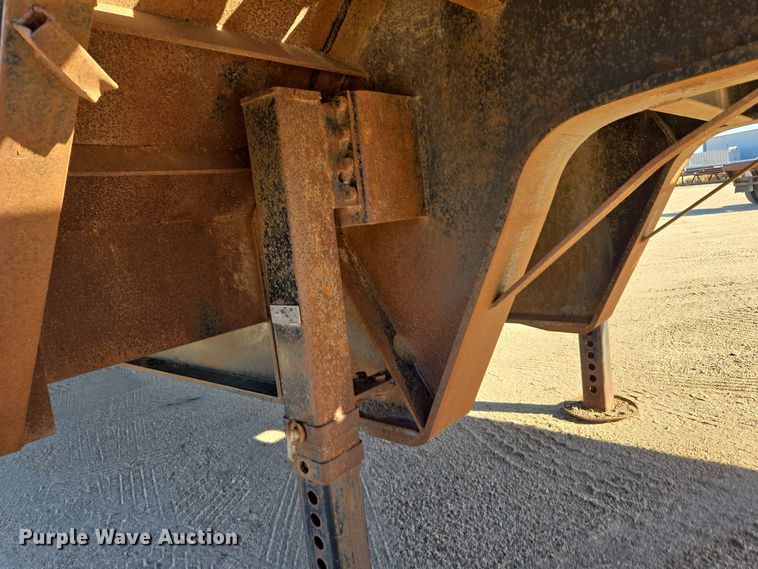 image for item DO1762 2005 Atoka 40-OFLB-60-4 drop deck oilfield trailer