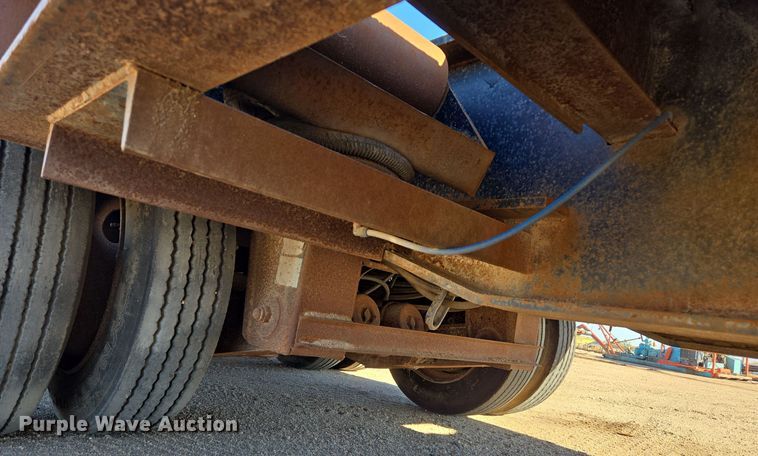 image for item DO1762 2005 Atoka 40-OFLB-60-4 drop deck oilfield trailer