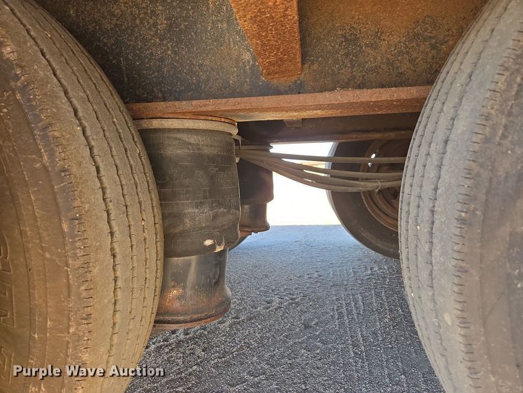 image for item DO1762 2005 Atoka 40-OFLB-60-4 drop deck oilfield trailer