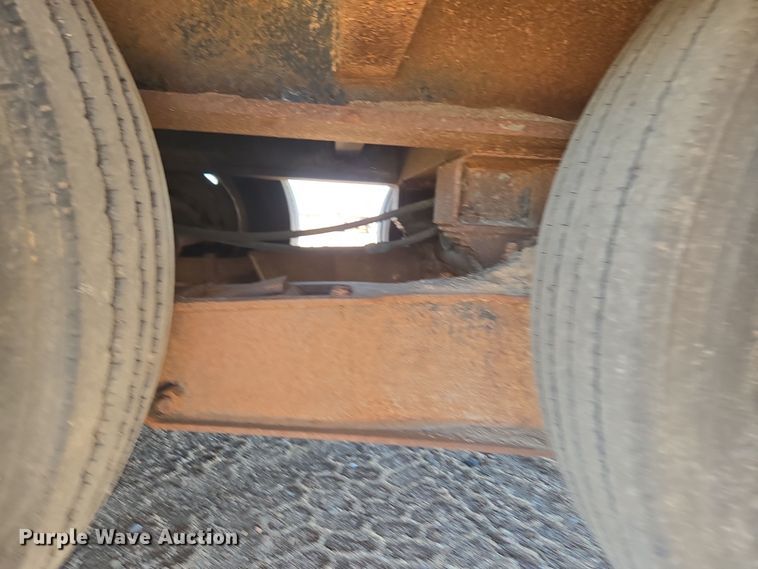 image for item DO1762 2005 Atoka 40-OFLB-60-4 drop deck oilfield trailer