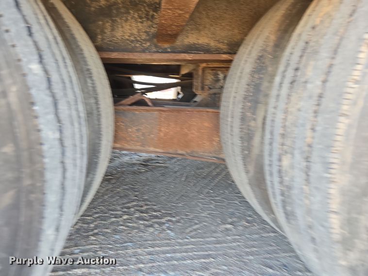 image for item DO1762 2005 Atoka 40-OFLB-60-4 drop deck oilfield trailer