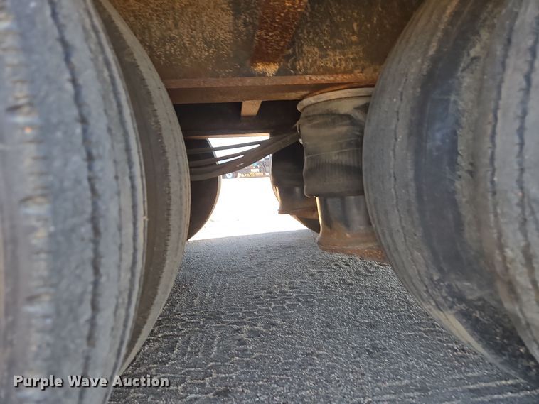 image for item DO1762 2005 Atoka 40-OFLB-60-4 drop deck oilfield trailer