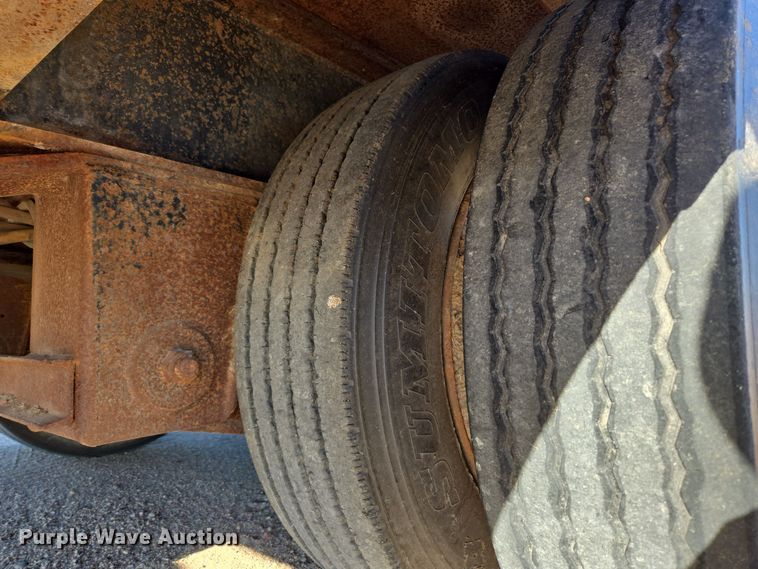 image for item DO1762 2005 Atoka 40-OFLB-60-4 drop deck oilfield trailer