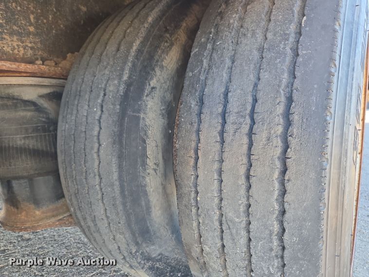 image for item DO1762 2005 Atoka 40-OFLB-60-4 drop deck oilfield trailer