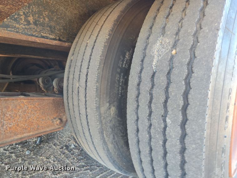 image for item DO1762 2005 Atoka 40-OFLB-60-4 drop deck oilfield trailer