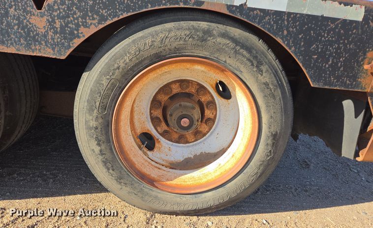 image for item DO1762 2005 Atoka 40-OFLB-60-4 drop deck oilfield trailer