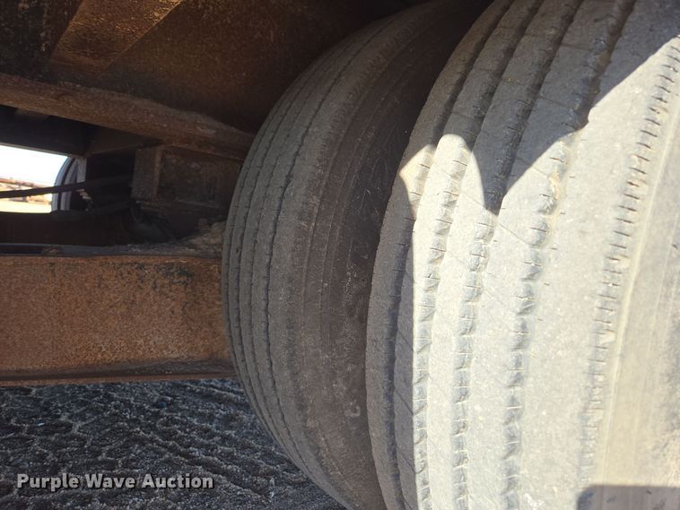 image for item DO1762 2005 Atoka 40-OFLB-60-4 drop deck oilfield trailer