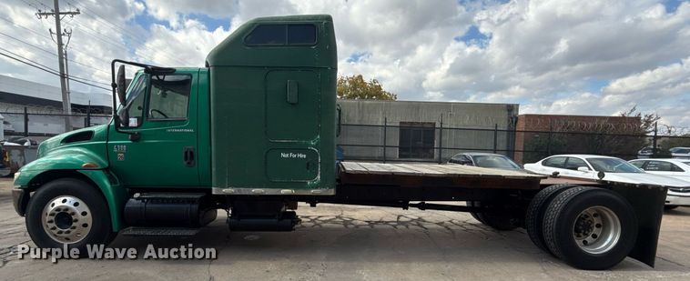 image for item DO7614 2003 International  4300 truck cab and chassis