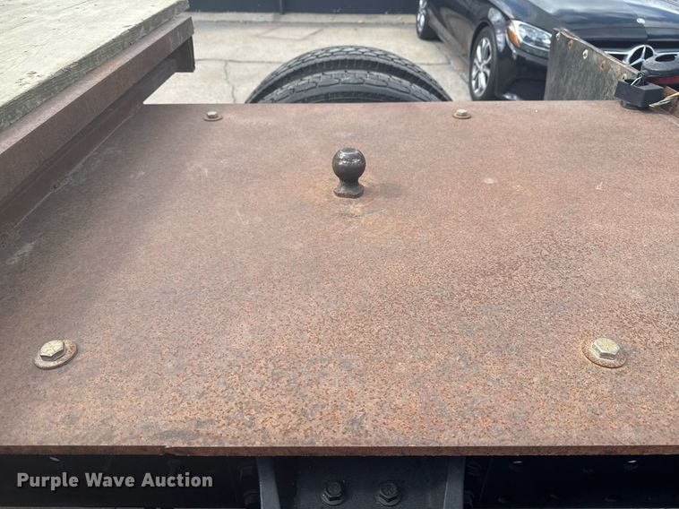 image for item DO7614 2003 International  4300 truck cab and chassis