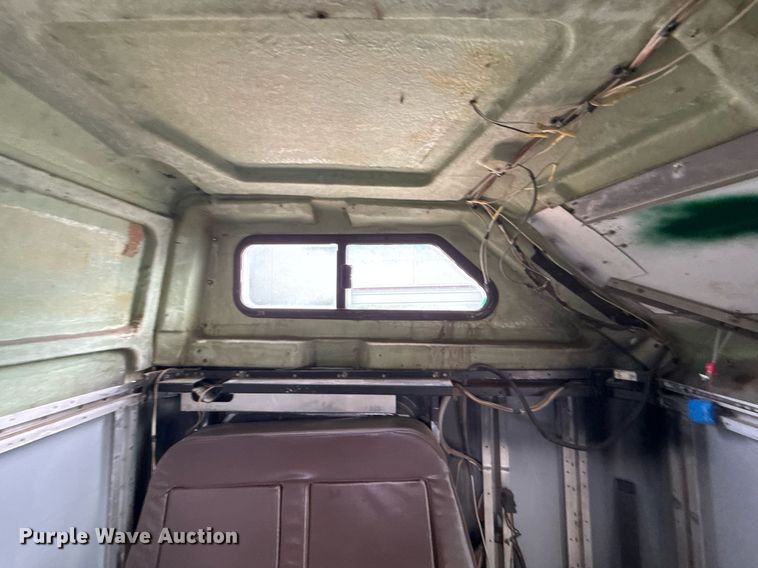 image for item DO7614 2003 International  4300 truck cab and chassis