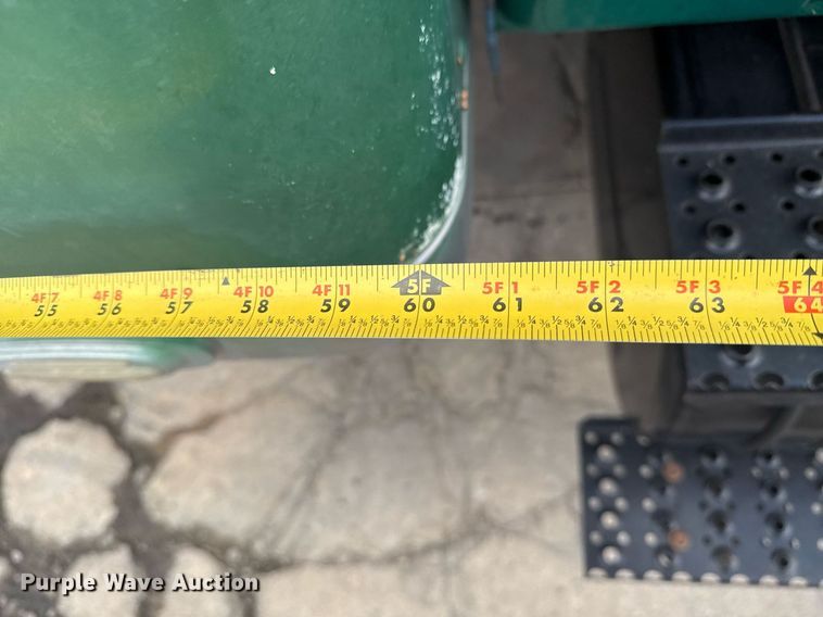 image for item DO7614 2003 International  4300 truck cab and chassis