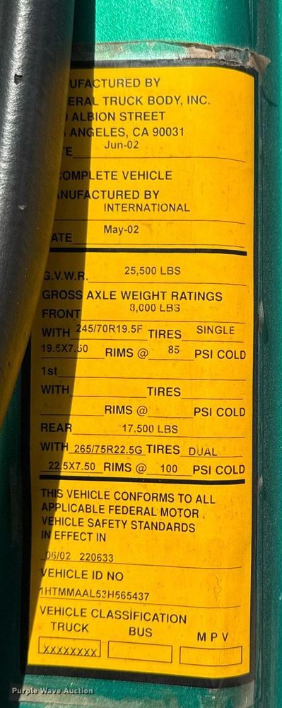 image for item DO7614 2003 International  4300 truck cab and chassis