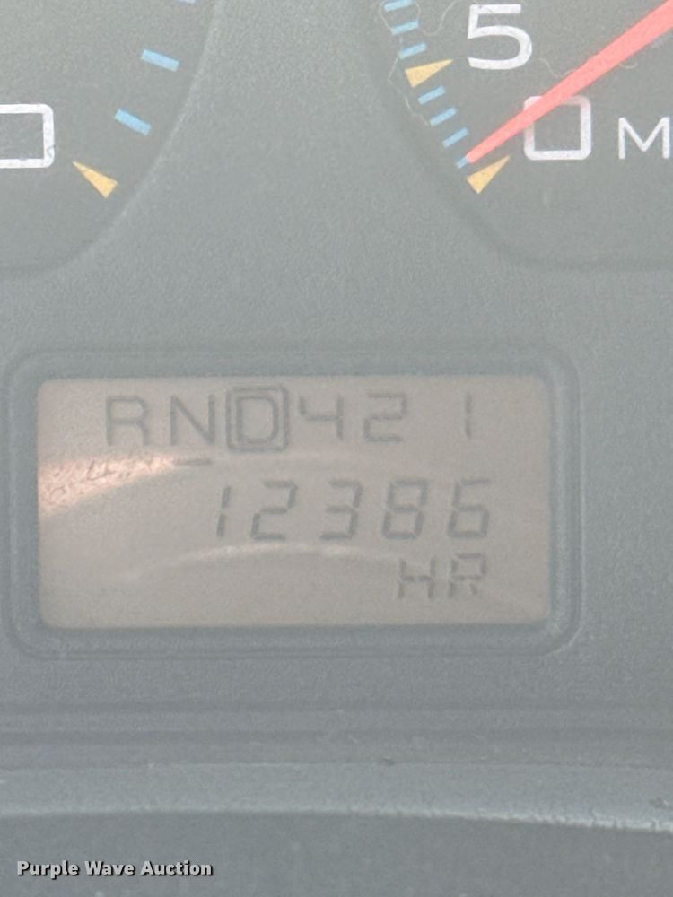 image for item DO7614 2003 International  4300 truck cab and chassis