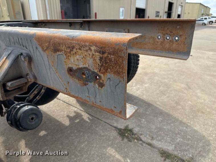 image for item DO7615 2005 Sterling LT9500 truck cab and chassis