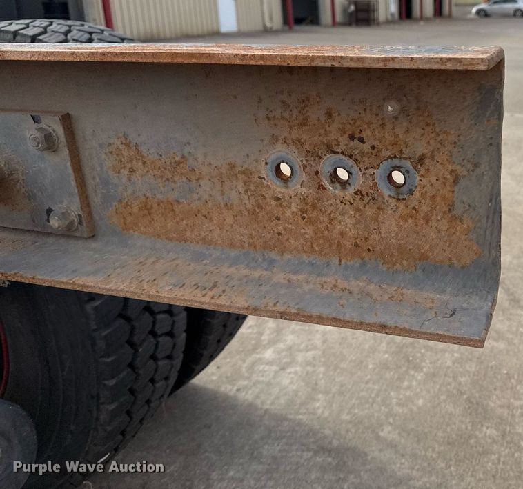 image for item DO7615 2005 Sterling LT9500 truck cab and chassis