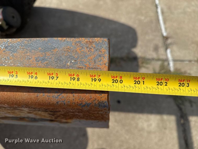 image for item DO7615 2005 Sterling LT9500 truck cab and chassis