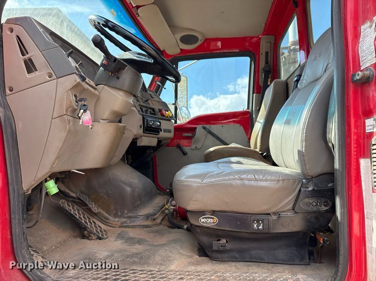 image for item DO7615 2005 Sterling LT9500 truck cab and chassis