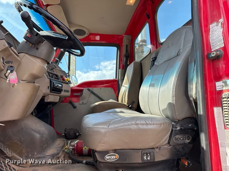 image for item DO7615 2005 Sterling LT9500 truck cab and chassis