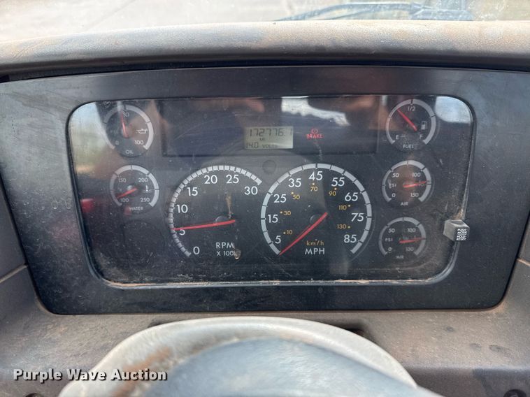 image for item DO7615 2005 Sterling LT9500 truck cab and chassis