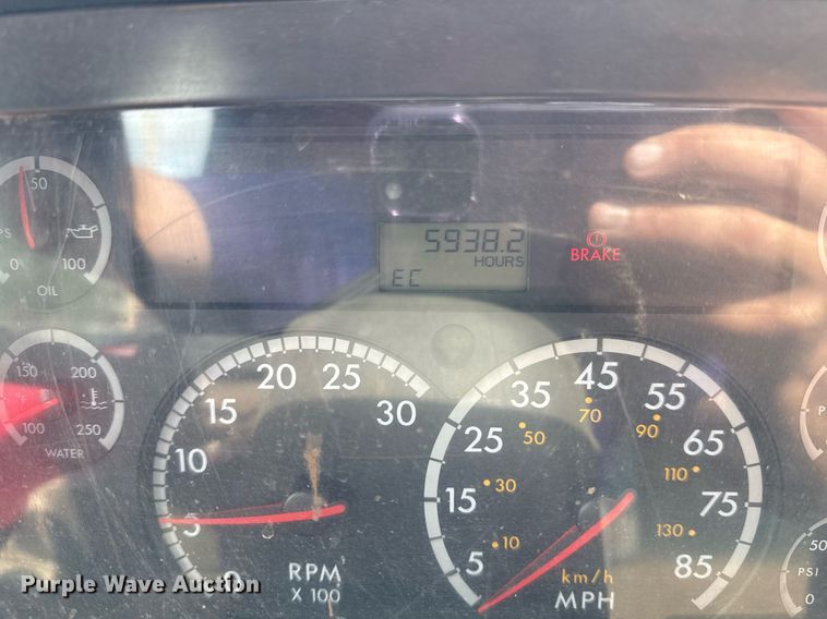 image for item DO7615 2005 Sterling LT9500 truck cab and chassis