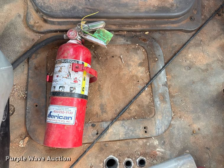 image for item DO7615 2005 Sterling LT9500 truck cab and chassis