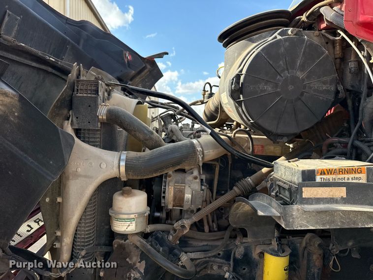 image for item DO7615 2005 Sterling LT9500 truck cab and chassis