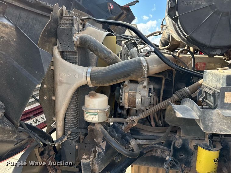 image for item DO7615 2005 Sterling LT9500 truck cab and chassis