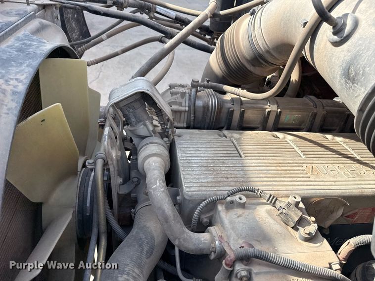 image for item DO7615 2005 Sterling LT9500 truck cab and chassis