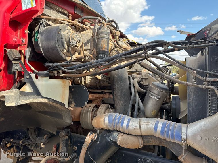 image for item DO7615 2005 Sterling LT9500 truck cab and chassis