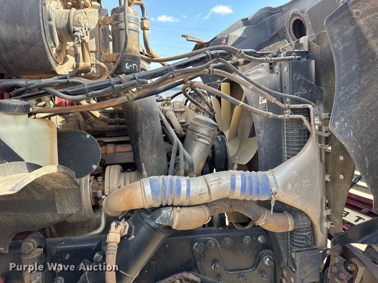 image for item DO7615 2005 Sterling LT9500 truck cab and chassis