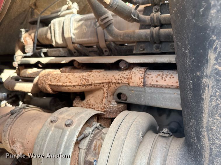 image for item DO7615 2005 Sterling LT9500 truck cab and chassis