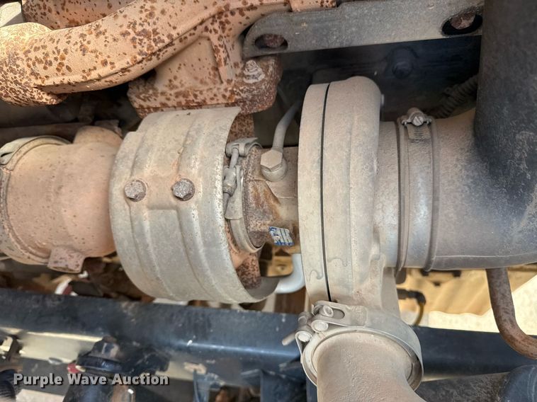 image for item DO7615 2005 Sterling LT9500 truck cab and chassis