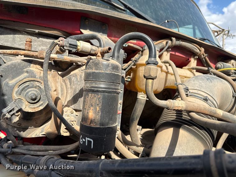 image for item DO7615 2005 Sterling LT9500 truck cab and chassis