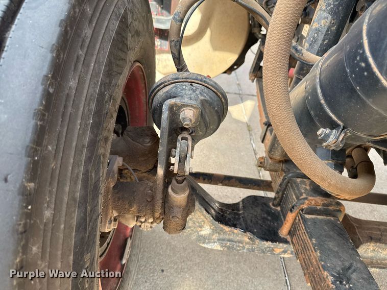 image for item DO7615 2005 Sterling LT9500 truck cab and chassis