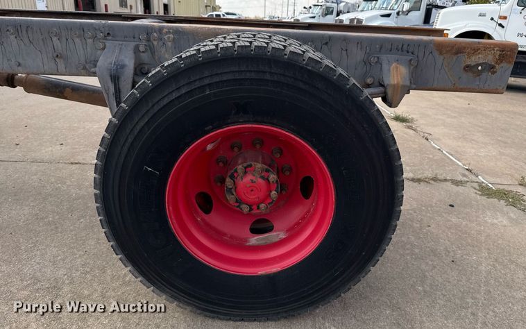 image for item DO7615 2005 Sterling LT9500 truck cab and chassis