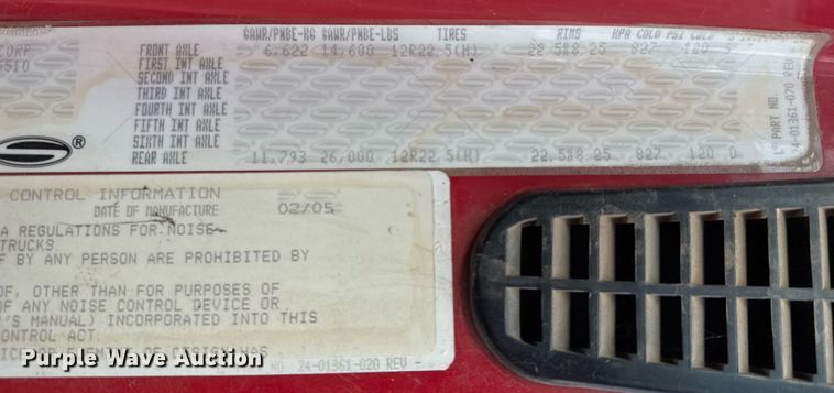 image for item DO7615 2005 Sterling LT9500 truck cab and chassis